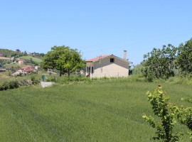 Casa con terreno in provincia di Avellino